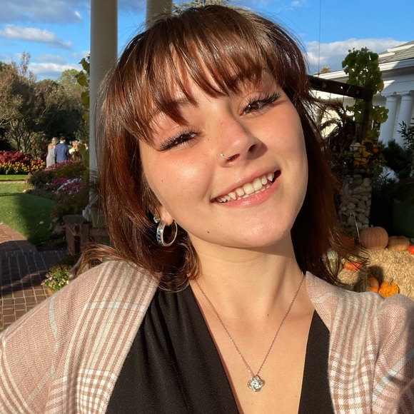 Meet your Posher, Dalya - Picture 6 of 7